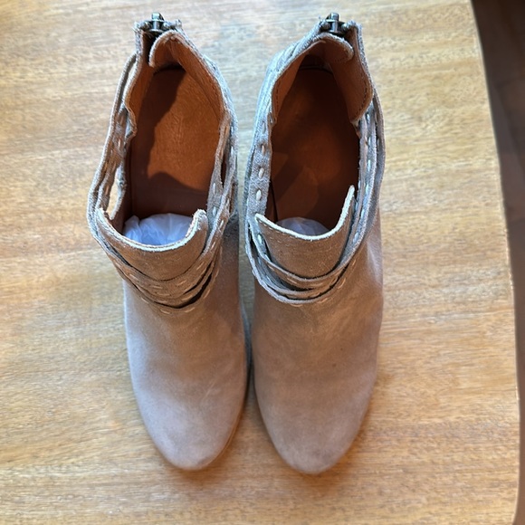 Frye naomi pickstitch shootie size 8.5 - Picture 2 of 7